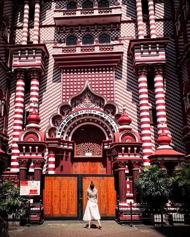 Colombo: 2-Day City Tour with 3 star Hotel Stay & Breakfast - The Sum Up