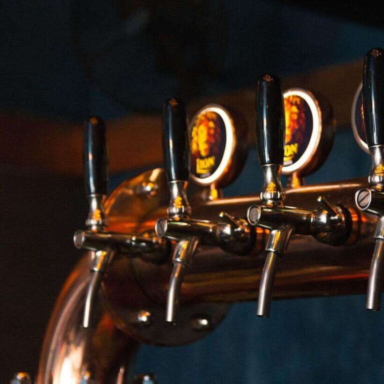 Colombo: Beer Tower and Tapas at Dutch Hospital &Co Pub - A Well-Balanced Experience for Curious Travelers