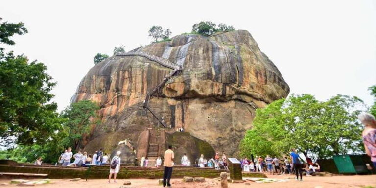 Colombo: Sigiriya Dambulla & Minneriya park Safari day tour - Practicalities and Tips