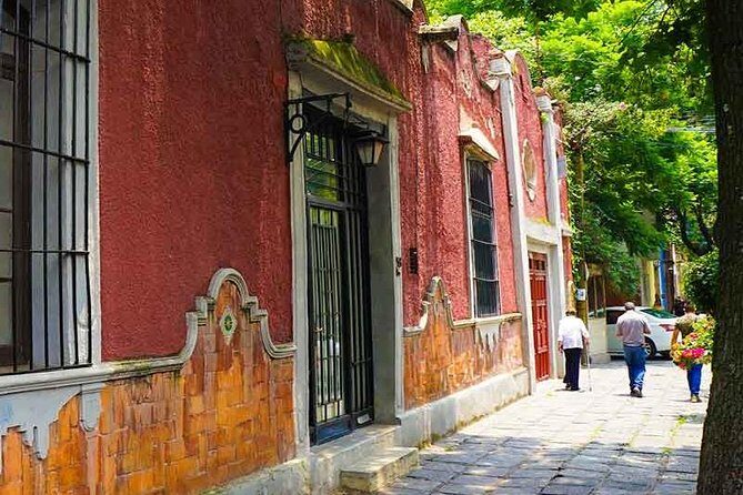 Combo 2 days. Day1: Mexico City Tour & Pyramids. Day2: Xochimilco & Frida Kahlo - Who Will Benefit Most?