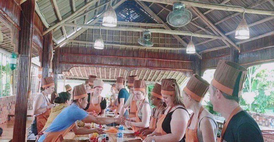 Cooking Class w Ph and Market & Basket Boat Ride in Hoi An - A Detailed Look at the Experience