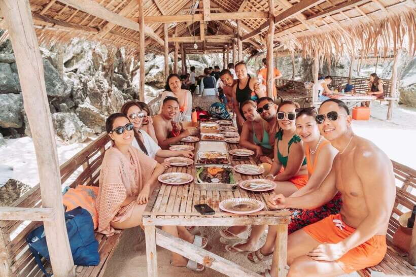 Coron Island & Beach Escapade Speedboat Tour in 1 day - Detailed Breakdown of the Itinerary