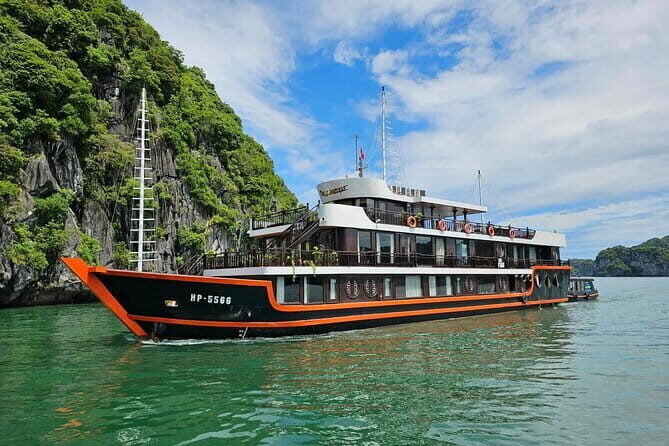 Cozy Boutique Cruise - Lan Ha Bay & Cat Ba Island Explorer 2D1N - Activities and Exploration