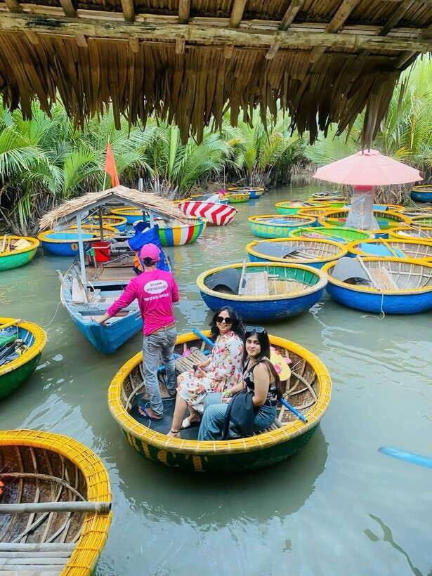 Da Nang: Hoi An Ancient Town and Coconut Forest Tour - Walking Through Hoi An Ancient Town