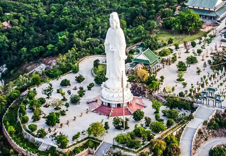 Da Nang: Lady Buddha, Marble Mountains, and Am Phu Cave Tour