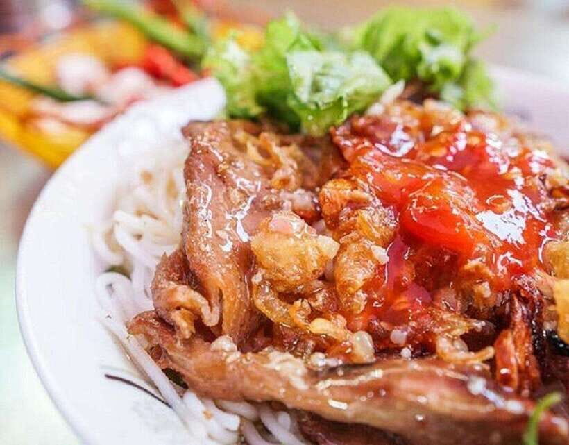 DaNang Night City Scooter Tour-Lady Aodai Rider & Han Cruise - A Detailed Look at the Da Nang Night City Scooter Tour