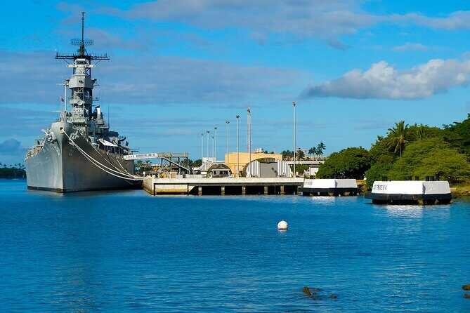 Day Trip from Kauai to Oahu: WWII Pearl Harbor Heroes - Who Should Book This Tour?