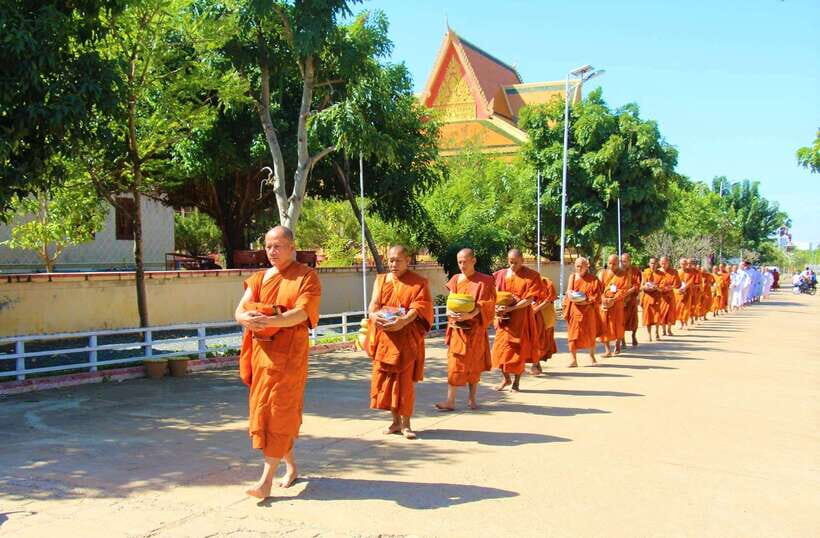 Day Trip to Oudong Mountain and Phnom Penh City Private Tour - A Deep Dive into the Experience