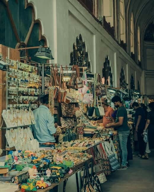 Delhi: Guided Shopping Tour Experience with Female Expert - The Sum Up