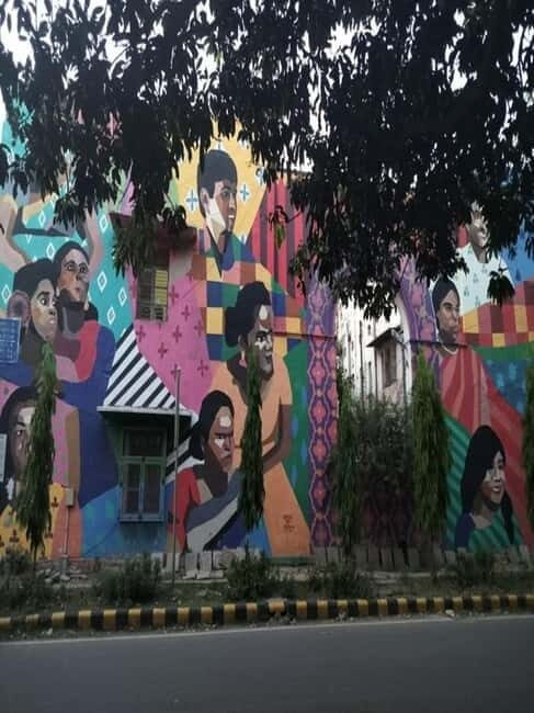 Delhi: Lodhi Street Art Tour with Khan Market & Food Tasting - Street Art in Lodhi Colony: A Visual Feast