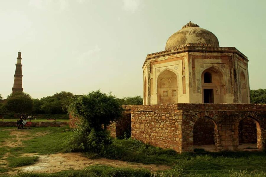 Delhi: Mehrauli Archaeological Park Tour with Qutub Minar - Authenticity and Value