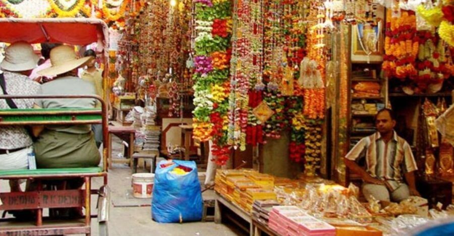 Delhi: Private Half-Day Guided Shopping Tour with Transfer - What to Expect: The Experience in Detail