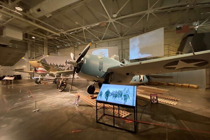 Deluxe Arizona Memorial and Pearl Harbor Aviation Museum Tour - Who Should Consider This Tour?