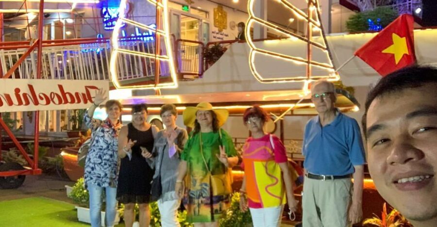 Deluxe Dining Cruise by DeluxeGroupTours - What Makes This Tour Stand Out