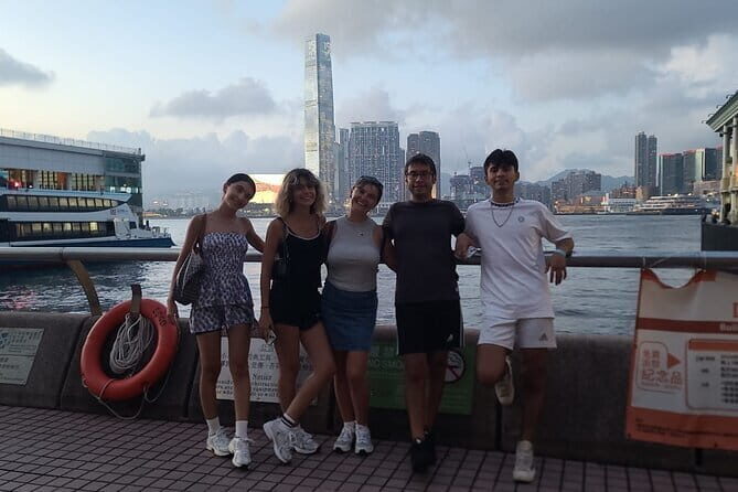 Deluxe Hong Kong City Tour using Mercedes-Benz V-Class Car+ Guide - What the Tour Gets Right