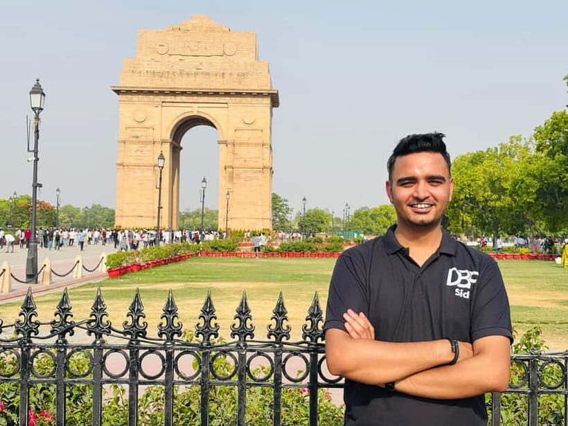 Discover Old & New Delhi: Private Tour with Street Food - Exploring Delhi: A Detailed Look at the Experience