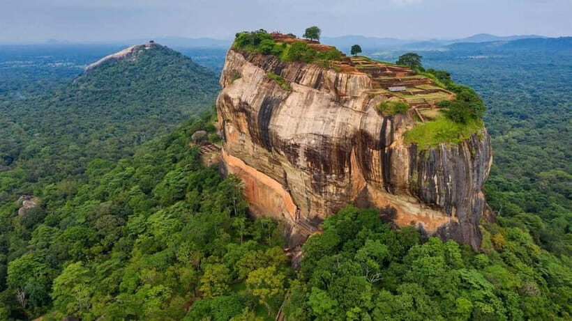Discover Sri Lanka: 5-Day Cultural & Coastal Tour - Kandy: The Cultural and Spiritual Center