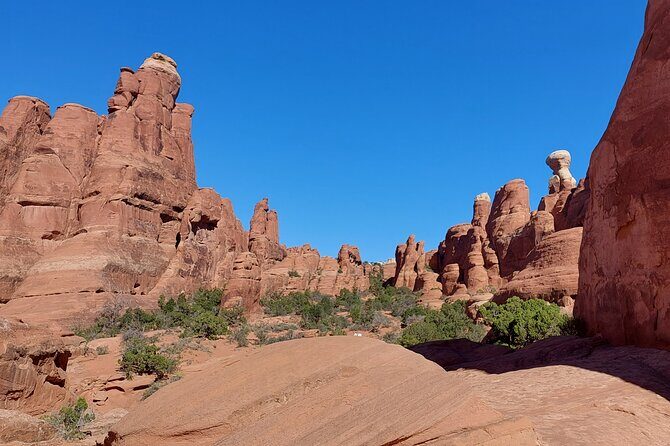 Discover The Hidden Arches: Solitaire Arches Private Desert Hike - Why This Tour Offers Great Value