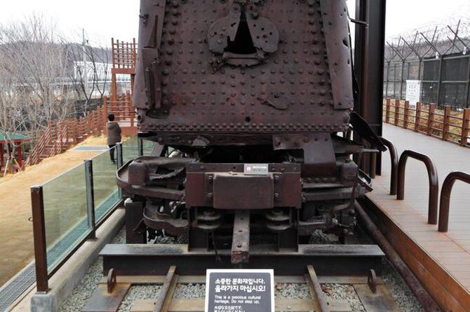 DMZ Past and Present: Korean Demilitarized Zone Tour from Seoul(Hotel pick up) - A Deep Dive into the DMZ Past and Present Tour