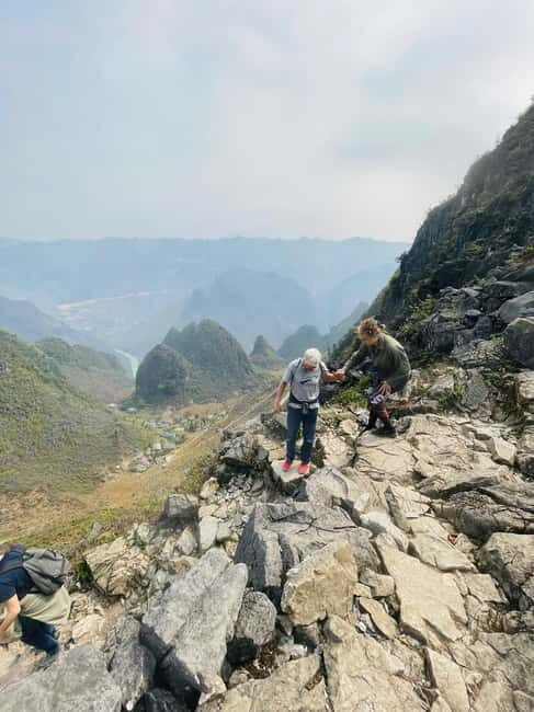 Dong Van: Ma Pi Leng Skywalk Trek with Picnic Lunch - What to Expect from the Experience