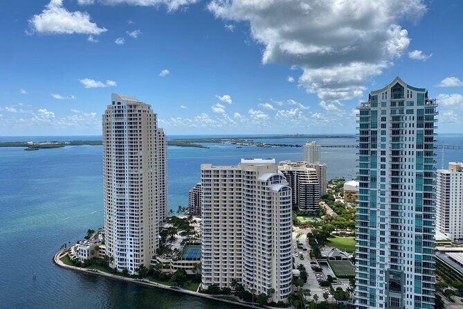 Double Decker City tour & 75 Min Miami Cruise Millionaire homes - The Sum Up