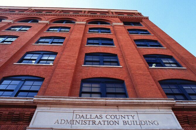 Downtown Dallas Walking Food Tour History and Cocktail Package - Who should consider this tour?