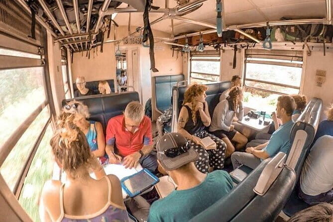 Ella to Nanu Oya train ride on (Train No: 1006 "Podi Menike") - Seating Options and What They Mean for Your Experience