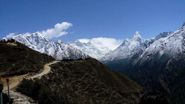 Everest Three Pass Trek - The value of guided trekking in Nepal