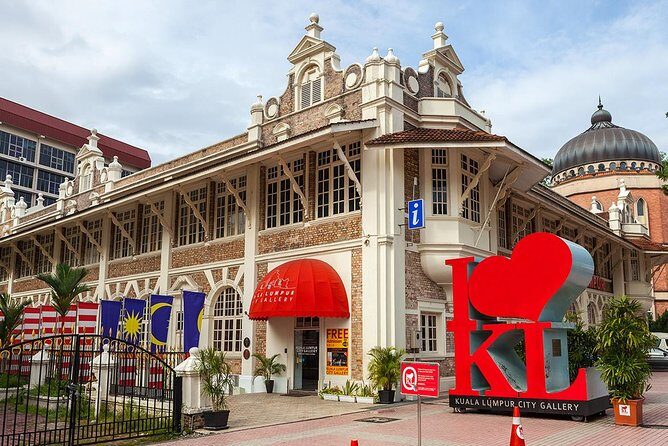 Explore the Wonders of Kuala Lumpur with Petronas Twin Towers - What We Love About This Tour