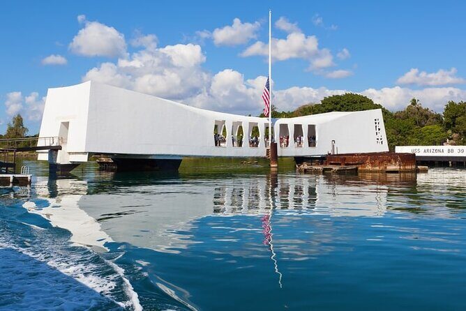 Family-friendly Pearl Harbor and Honolulu Downtown with private transportation - What makes this tour stand out?