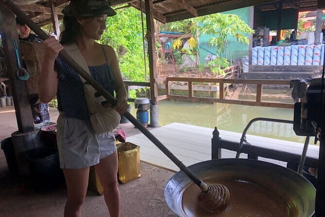 Floating and Railway Markets with Kwan Damnoen Restuarant - Authentic Experiences Highlighted by Travelers