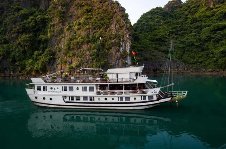 Fom Ninh Binh: 2-Day Bai Tu Long Bay Cruise with Meal, Guide - Discovering Bai Tu Long Bay: A Practical 2-Day Cruise from Ninh Binh