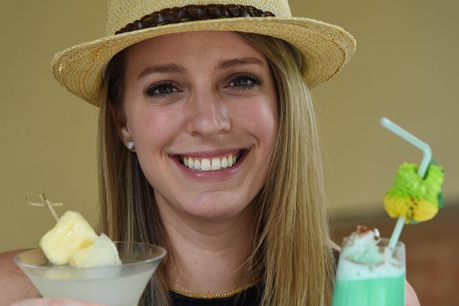 French Quarter Small-Group Cocktail and Foodie Crawl