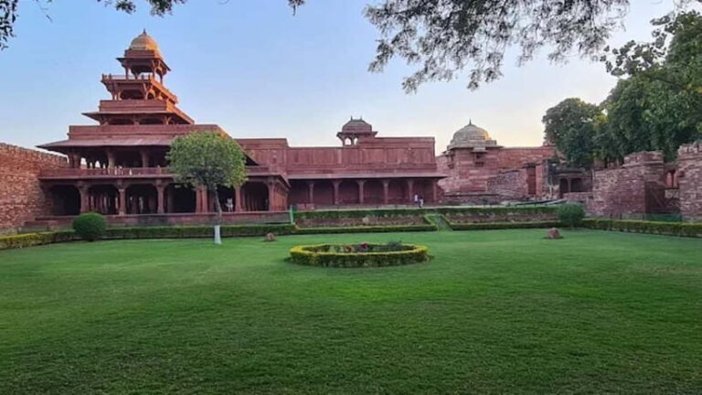 From Agra: Fatehpur Sikri Guided Tour - Exploring Fatehpur Sikri — what to expect