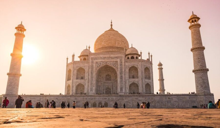 From Delhi: All-Inclusive Taj Mahal Tour by Gatimaan Express - Transportation & Comfort