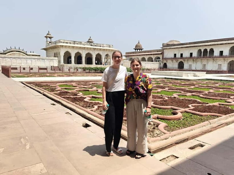 From Delhi: Private Layover Taj Mahal Day Tour By Car - The Not-So-Perfect Aspects