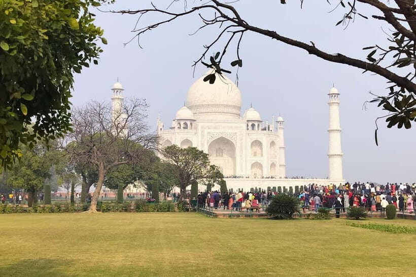 From Delhi: Same Day Taj Mahal, Agra Day Tour By Car - Exploring the Monuments