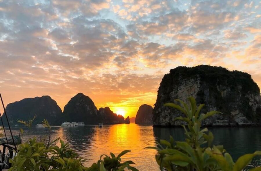 From Hanoi: 3-Day and 2-Night Cruise Stay at Bai Tu Long Bay - Exploring Bai Tu Long Bay: A Deep Dive