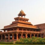 From New Delhi: Taj Mahal Sunrise Tour with Fatehpur Sikri - A Delicious 5-Star Breakfast