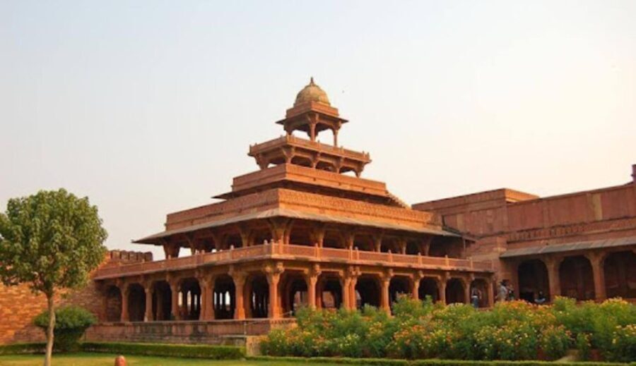 From New Delhi: Taj Mahal Sunrise Tour with Fatehpur Sikri - A Delicious 5-Star Breakfast