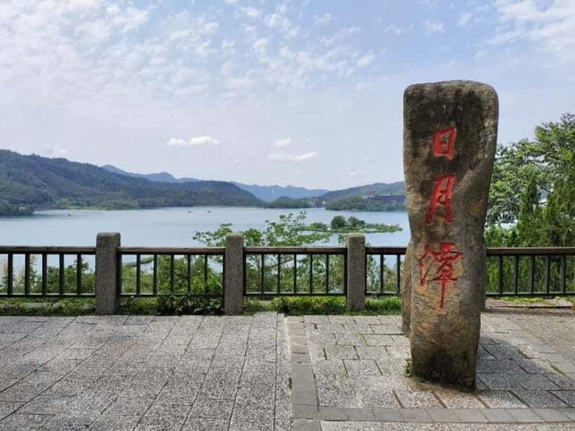 From Taipei: Sun Moon Lake, Temples and Tea Factory Day Trip - Why This Tour Offers Good Value