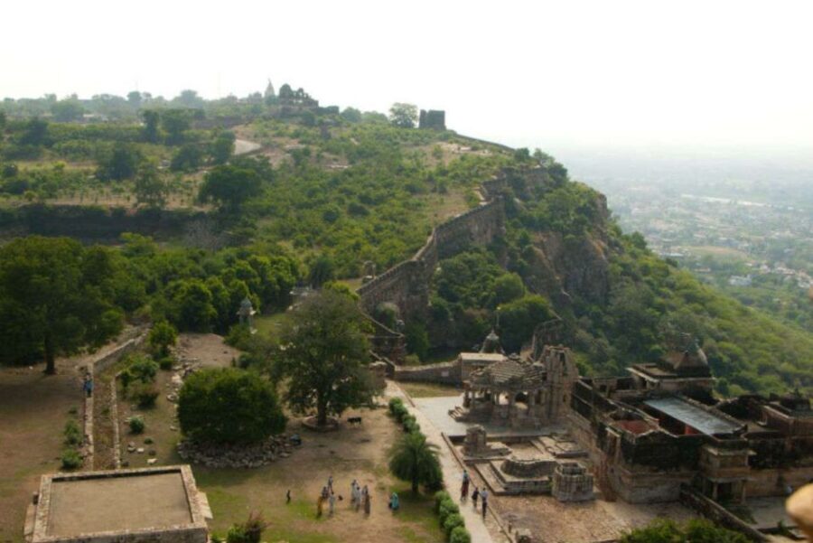 From Udaipur: Private Day Trip to Chittorgarh Fort - Who Should Consider This Tour?