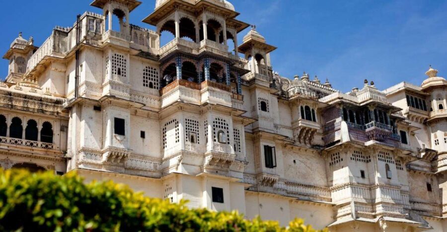 From Udaipur: Private Udaipur City of Lakes Sightseeing Tour - Religious and Cultural Stops: Jagdish Temple and Sahelio ki Bari