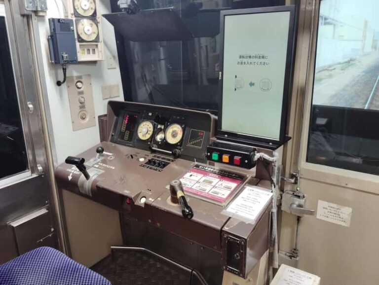 Fukuoka: Kyushu Railway Museum Entry Ticket with Guided Tour - Exploring the Kyushu Railway Museum: An Inside Look