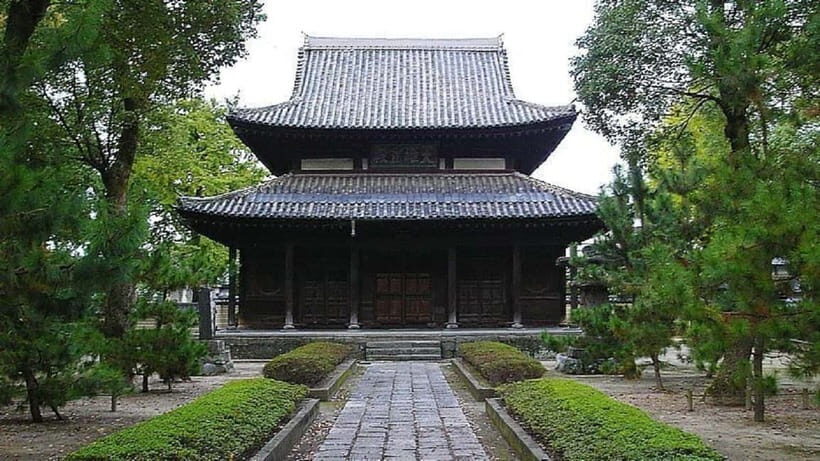 Fukuoka: Unforgettable Customizable Walking Tour Guide - The Practicalities: What Travelers Should Know