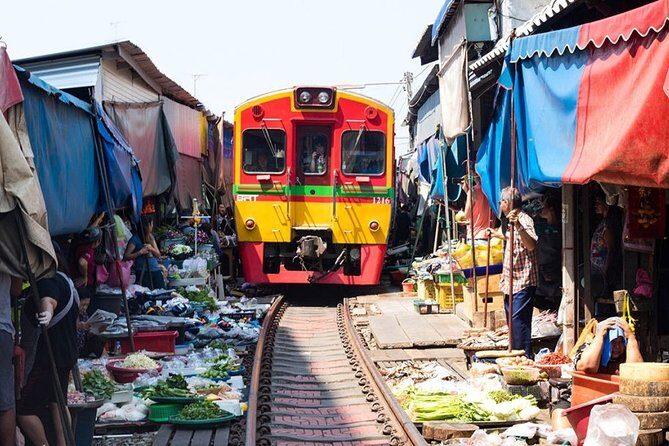 Full-Day Floating Market and Maeklong Railway Market Private Tour from Bangkok - Exploring the Tour in Detail