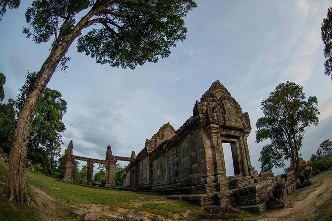 Full-Day Preah Vihear, Koh Ker and Beng Mealea Private Tour - Beng Mealea: Jungle-Overgrown Mystique