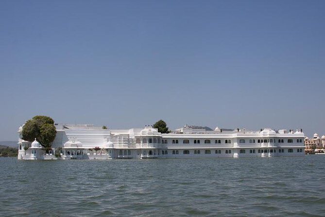 Full-Day Private City Tour of Udaipur Including Boat Ride in Lake Pichola - Who Should Consider This Tour?