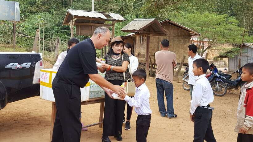 Full-Day Private Guided Pak Ou Caves & Ethnic Village Tour - Analyzing the Value and Practicalities