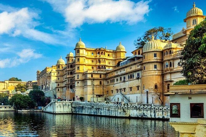 Full-Day Private Udaipur Three wheeled Tuk Tuk Sightseeing - FAQs